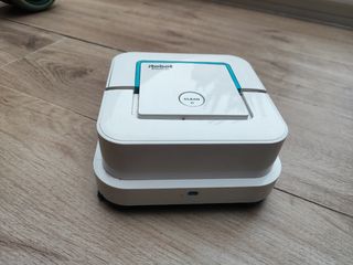 Robot iRobot Braava Jet 240