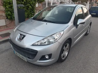 Peugeot 207 2012