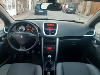 Peugeot 207 2012