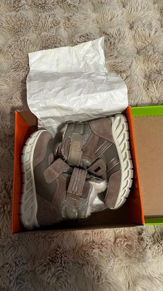 Botas Skechers niña talla 28