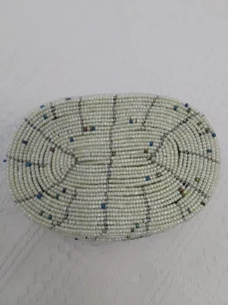 Joyero artesanal con tapa hecho a mano en Ruanda