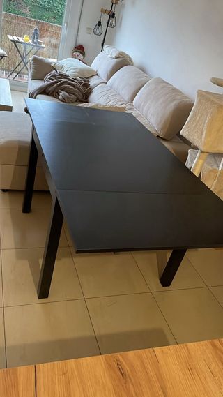 Mesa de comedor cuadrada negra