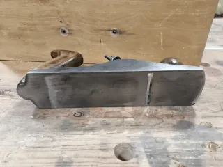 Cepillo de carpintero antiguo