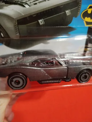 Hot Wheels Batman Batmobile 1/5