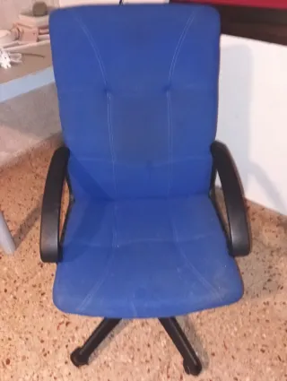 Silla de oficina azul