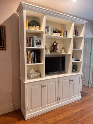 MUEBLE LIBRERIA LACADO EN BLANCO