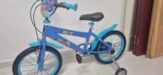 Bicicleta infantil azul con licencia Stitch
