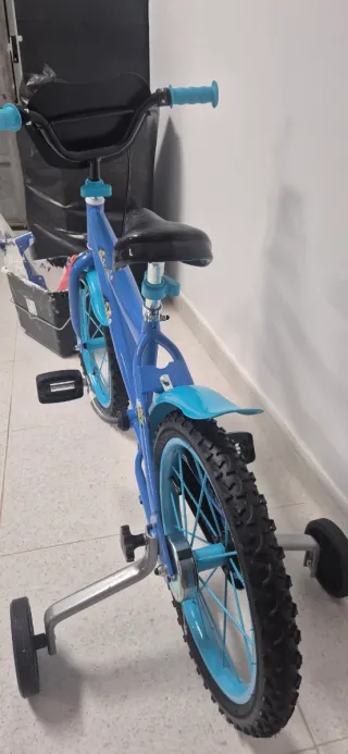 Bicicleta infantil azul con licencia Stitch