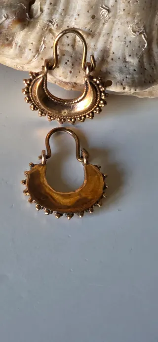 Pendientes africanos media luna antiguos