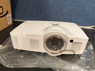 Proyector Optoma EH200ST DLP 1080p 3000 lúmenes