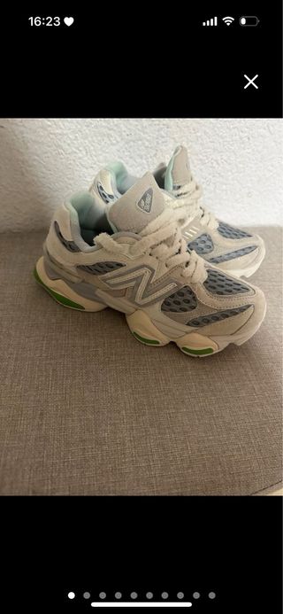 New Balance 9070 Beige reflectantes 37 pequeño