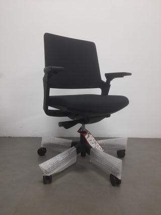 Silla INTERSTUHL MOVYis3 nueva a estrenar