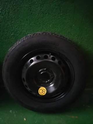 Rueda de repuesto coche