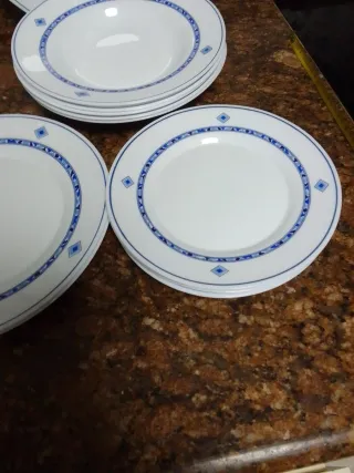 Vajilla azul y blanco