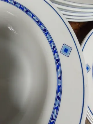 Vajilla azul y blanco