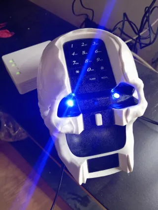 Teléfono Calavera Blanco y Negro