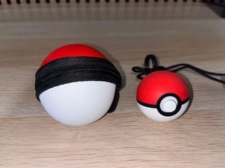 Pokémon Let's Go Pikachu + Poké Ball Plus