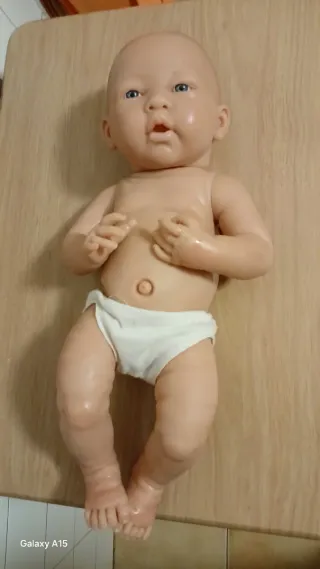 Muñeco bebé realista