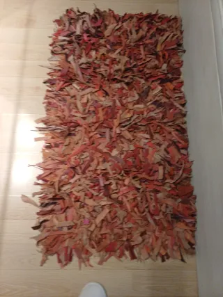 Alfombra de pelo roja