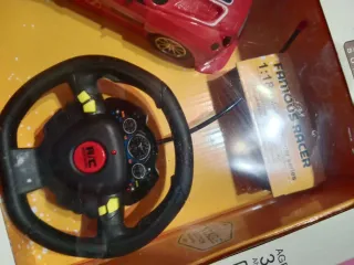 Coche teledirigido Famous Racer 1:18
