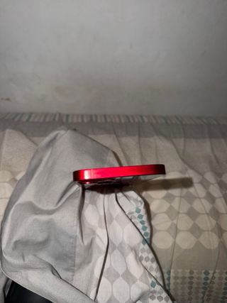 iPhone 13 Rojo + Accesorios