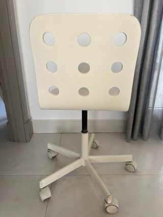 Silla de madera Ikea blanca
