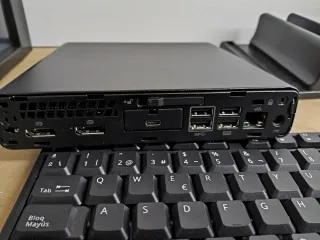 Mini PC HP elite desk con patalla 27"