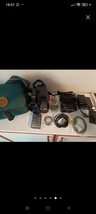 Videocámara JVC con bolsa y todos los accesorios