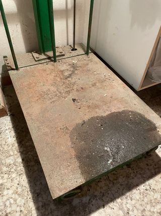 Báscula antigua verde