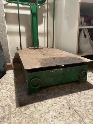 Báscula antigua verde