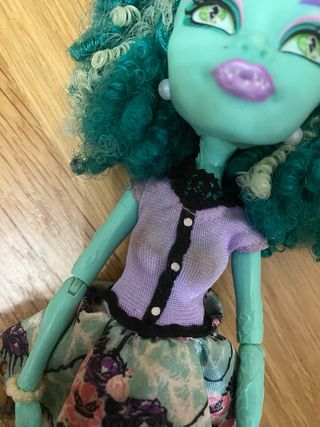 Muñeca Monster High Honey Swamp