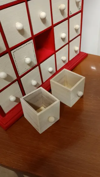 Calendario Adviento Madera Rojo Beige