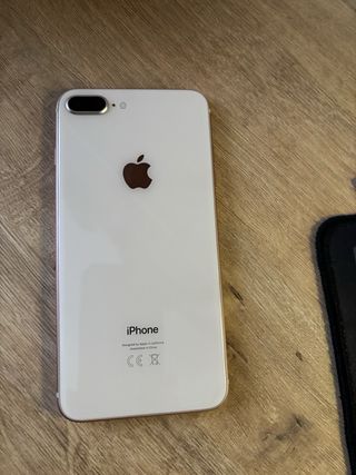 iPhone 8 Plus 64GB Rosa Batería 73%