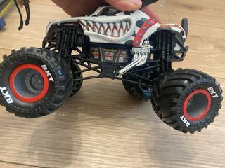 Coche monstruo perro dálmata