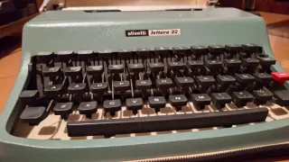 Máquina de escribir Olivetti Lettera 32