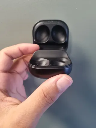 Estuche Samsung Sound by AKG Negro