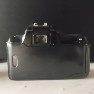 Cámara Nikon F50 + Objetivo AF NIKKOR 28-80mm