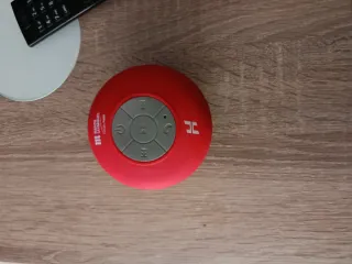 Altavoz con ventosa rojo