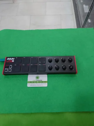 Controlador Akai LPD8