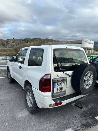 Mitsubishi Montero 2006