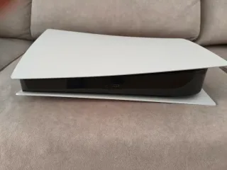 PS5 Edición Digital con 2 mandos y base cargadora