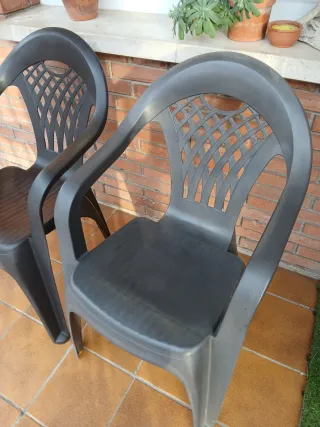 2 Sillas de Plástico Reforzado