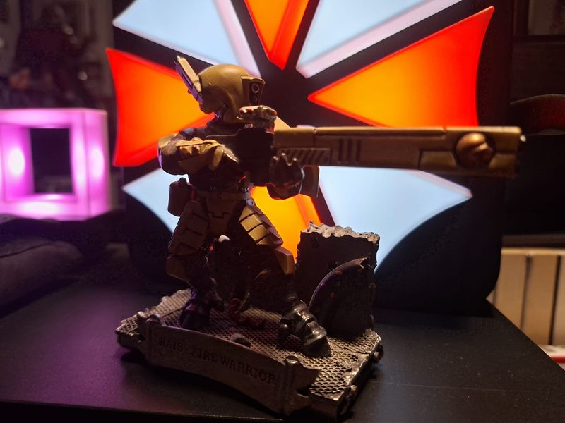 Imagen de Figura Fire Warrior 40k Sideshow