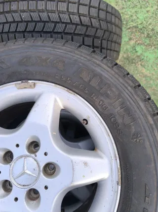 Llantas mercedes + Michelin Alpine 4x4