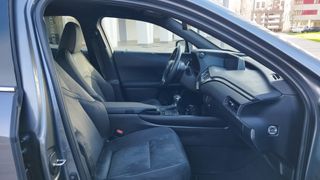 Lexus UX 2.0 250H Premium