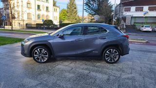 Lexus UX 2.0 250H Premium