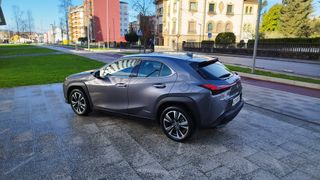 Lexus UX 2.0 250H Premium