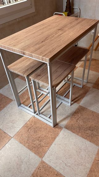 Mesa alta cocina con 4 taburetes