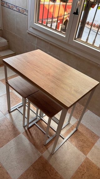 Mesa alta cocina con 4 taburetes