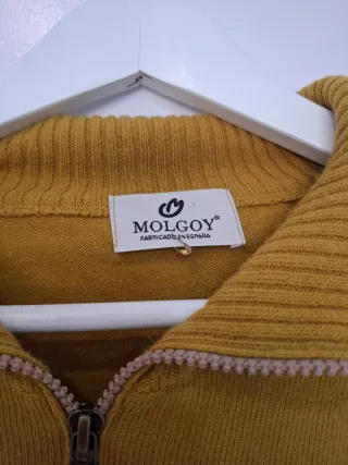 Jersey Molgoy cuello alto cremallera mostaza